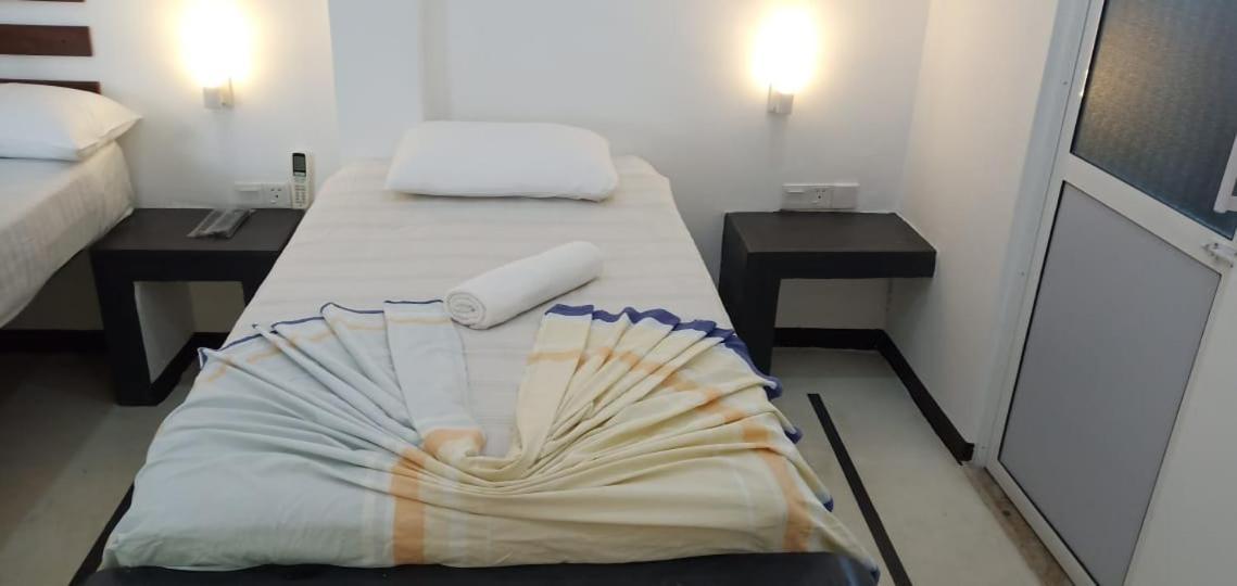 Petit Guest House Negombo Ngoại thất bức ảnh