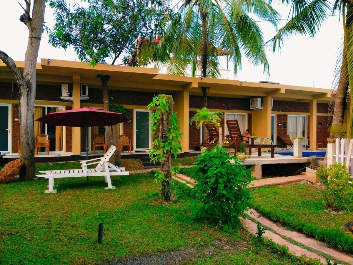 Petit Guest House Negombo Ngoại thất bức ảnh