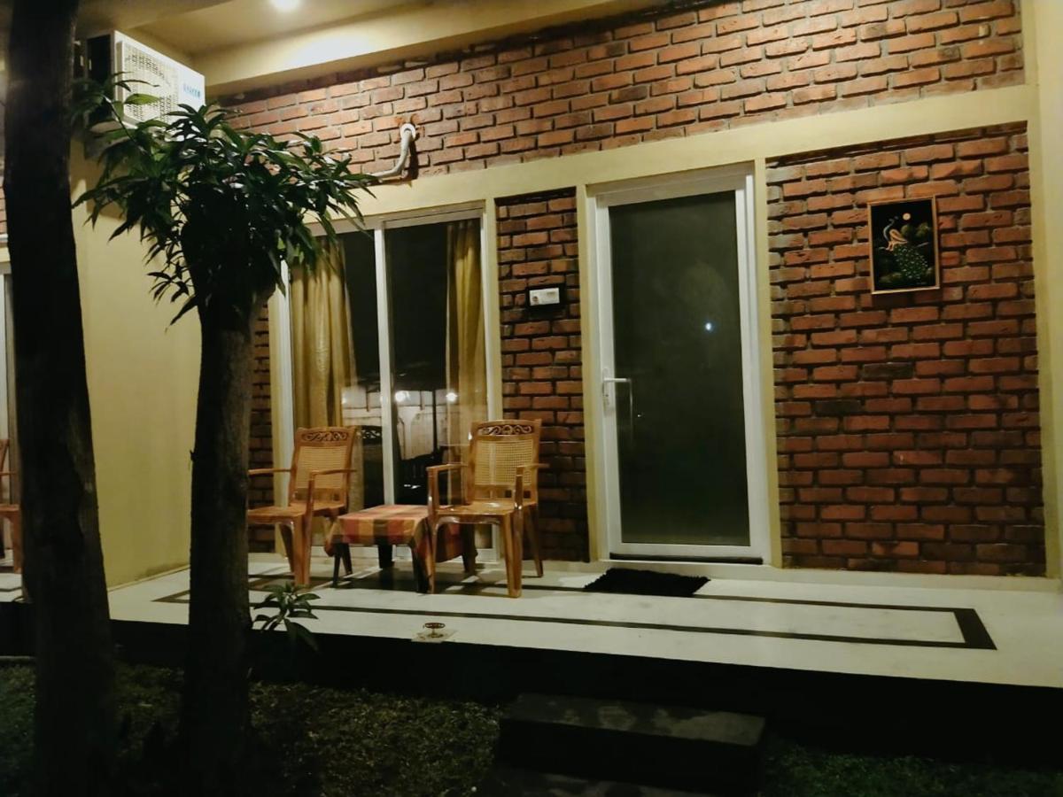 Petit Guest House Negombo Ngoại thất bức ảnh