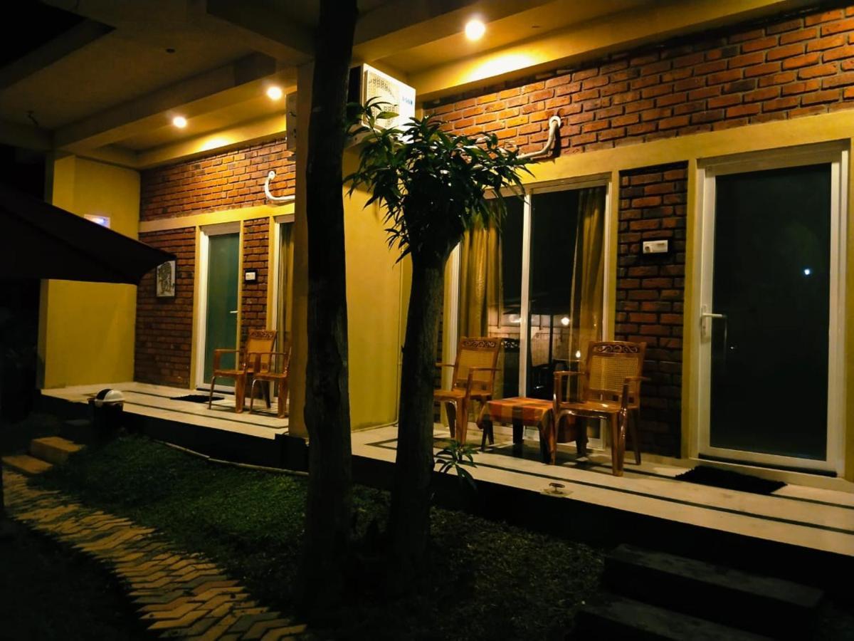 Petit Guest House Negombo Ngoại thất bức ảnh